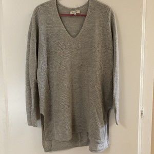 Aritzia Babaton Wool Linen Thin V-Neck Erin Sweater Tunic Size XS Light Gray